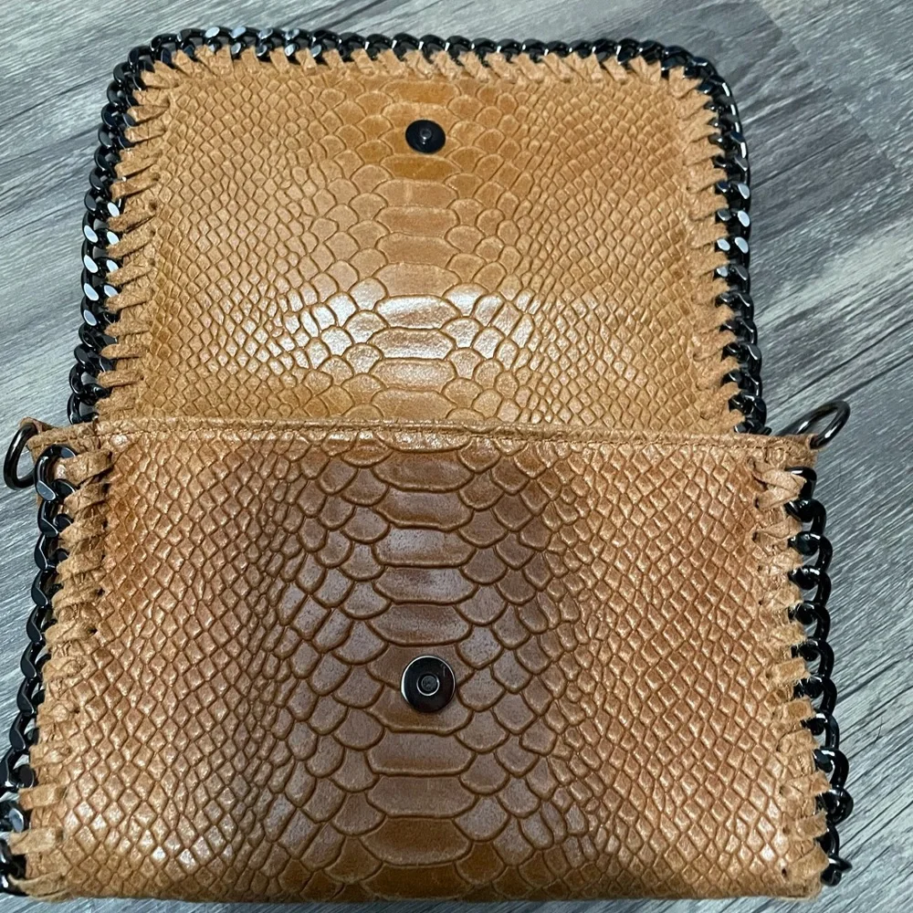 Italian leather crossbody - Picture 4 of 6